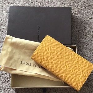 Epi LV yellow wallet